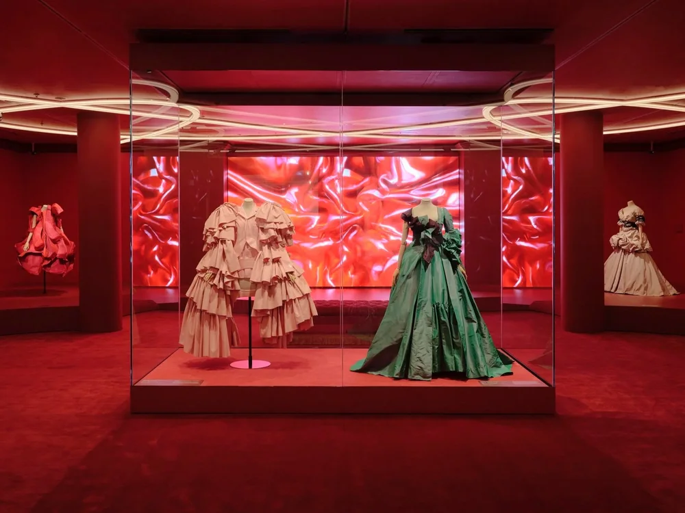 Westwood Kawakubo
fashion exhibition
punk fashion history
body and clothes