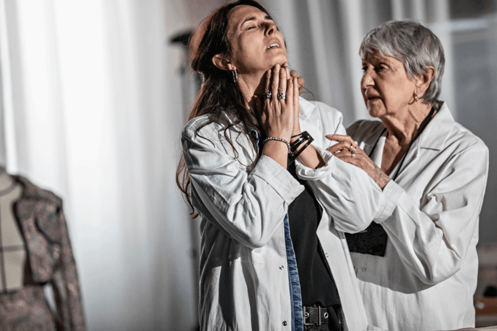 Caroline Guiela Nguyen: on lost countries and inherited belonging 6 Caroline Guiela Nguyen
LACRIMA
collective imagination