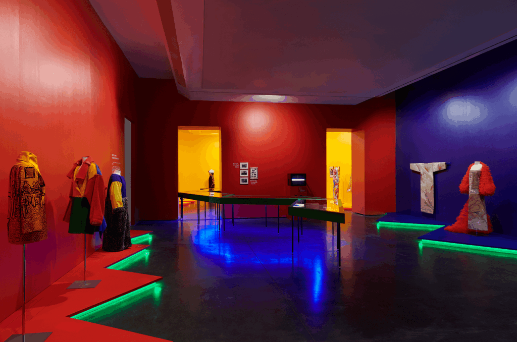 fashion as art
fashion exhibition
upcycling in fashion