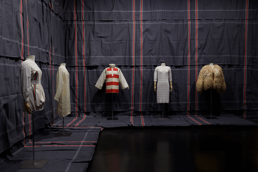 fashion as art
fashion exhibition
upcycling in fashion