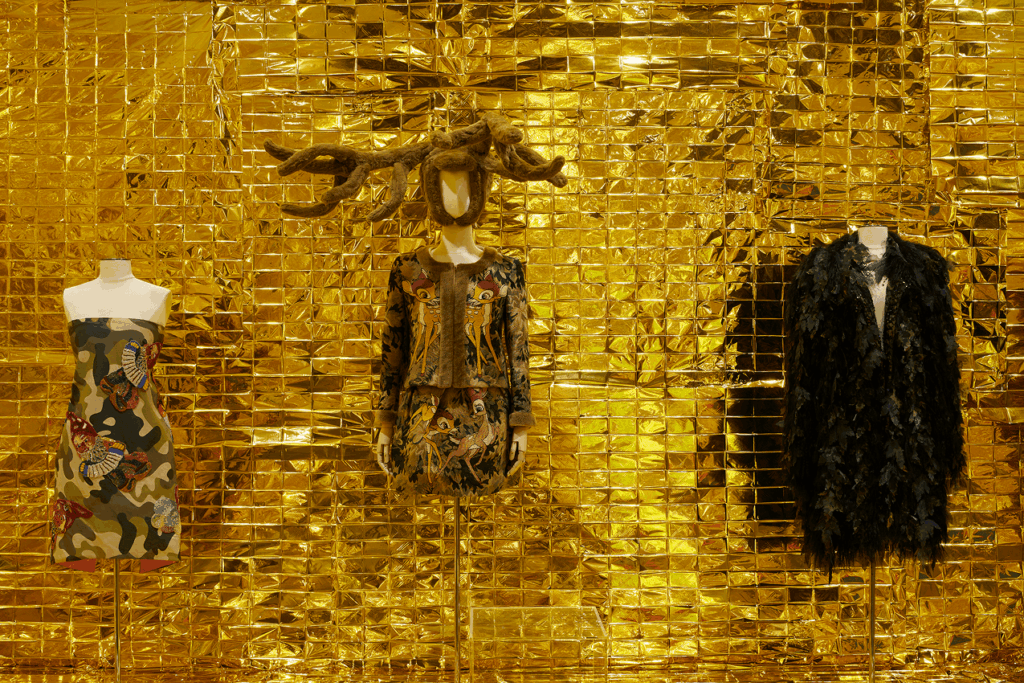 fashion as art
fashion exhibition
upcycling in fashion