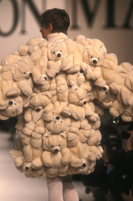 fashion as art
fashion exhibition
upcycling in fashion