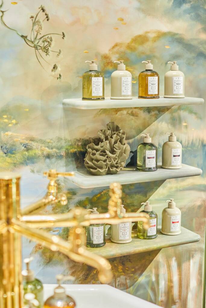 Maggi Hambling reimagines Penhaligon’s Endymion in a limited-edition collaboration 5 Maggi Hambling
Endymion Concentré
collectable perfumes