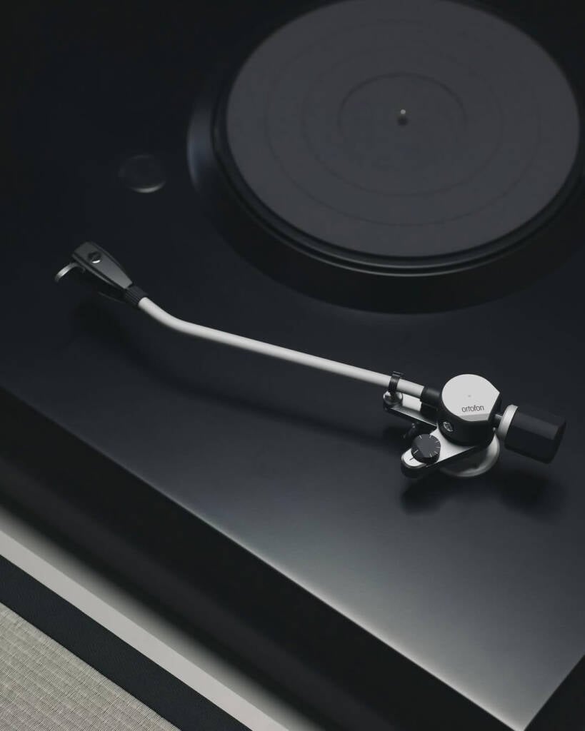 Devon Turnbull
space and sound
sound installation
Japanese concept of Ma