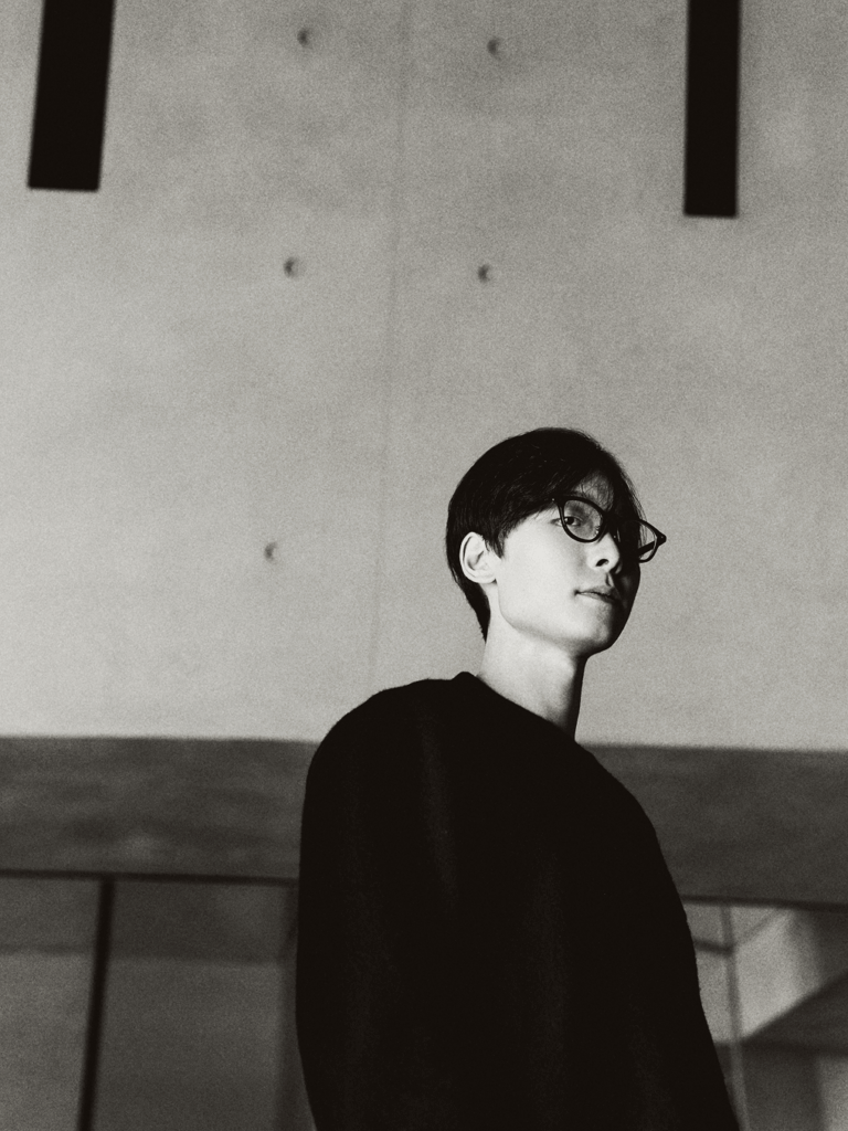 Jay Songzio
Songzio
avant-garde elegance