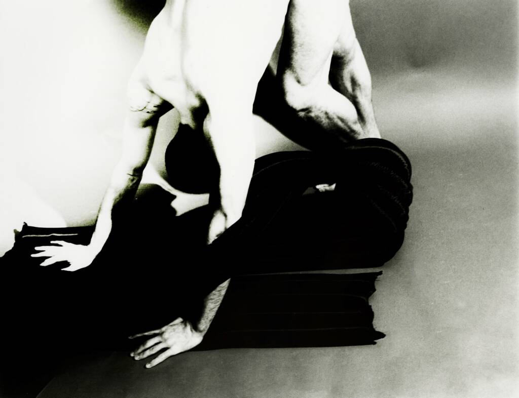 Sanna Namin's embodied language: wearable sculptures and the art of activation 5 Sanna Namin