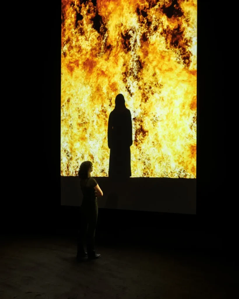 Chiaroscuro at Bourse de Commerce: questions on life & longevity in a decaying world 3 chiaroscuro
Pinault Collection
light and shadow in art
bourse de commerce pinault collection