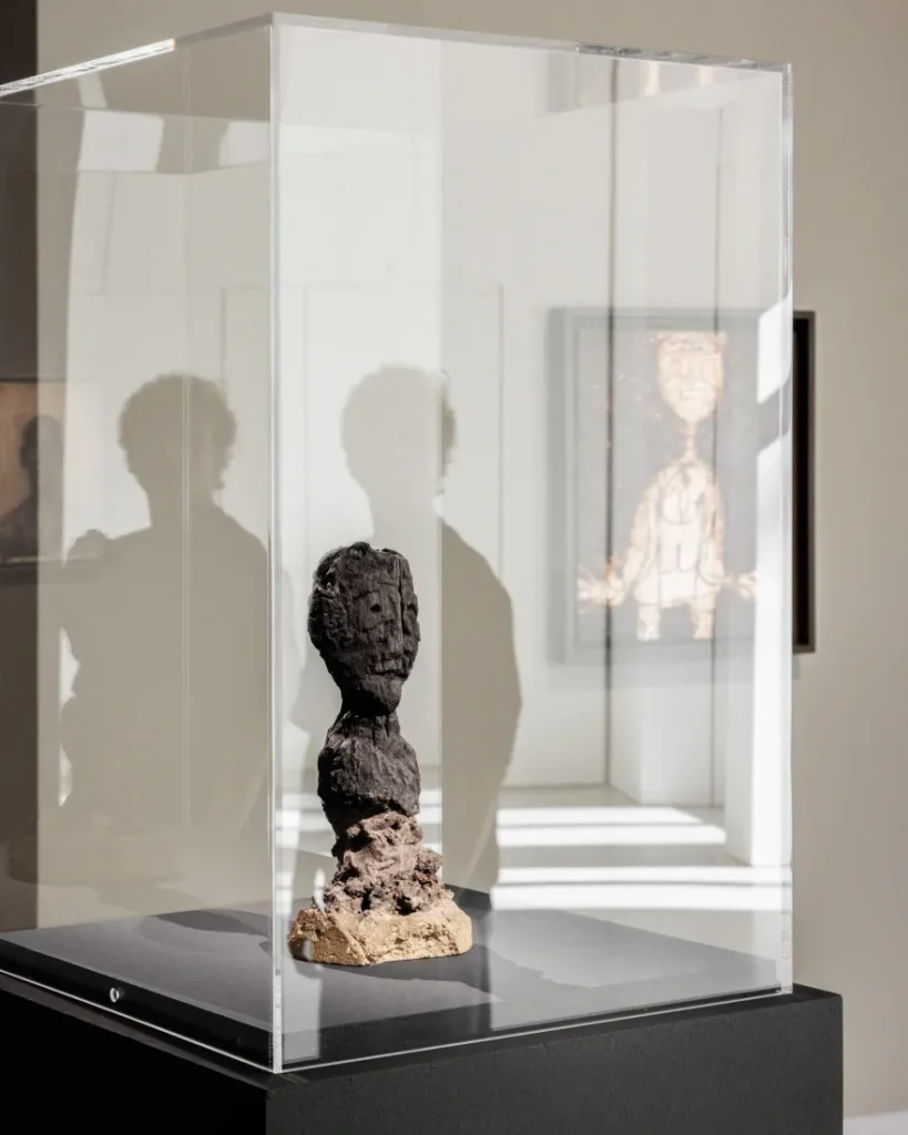 Chiaroscuro at Bourse de Commerce: questions on life & longevity in a decaying world 4 chiaroscuro
Pinault Collection
light and shadow in art
bourse de commerce pinault collection