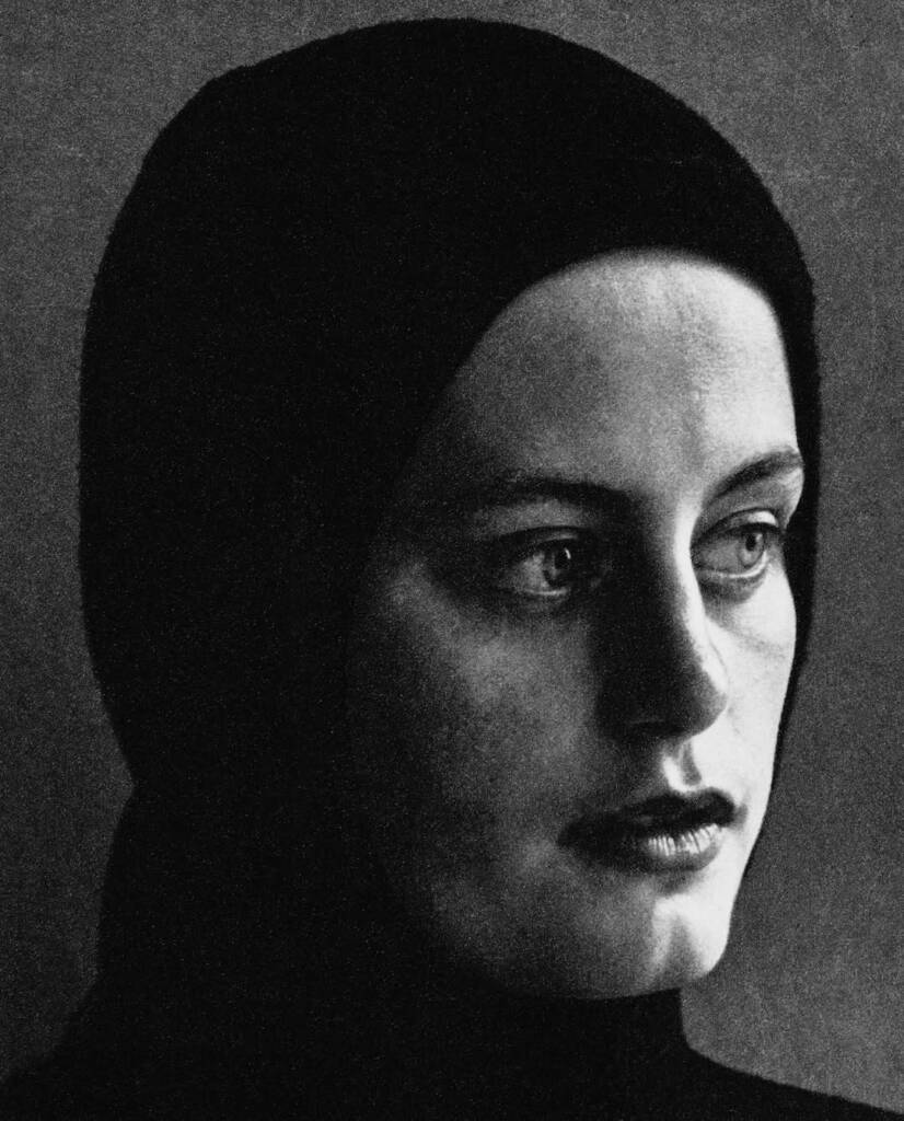 Jack Davison
portrait photography
photopolymer gravure