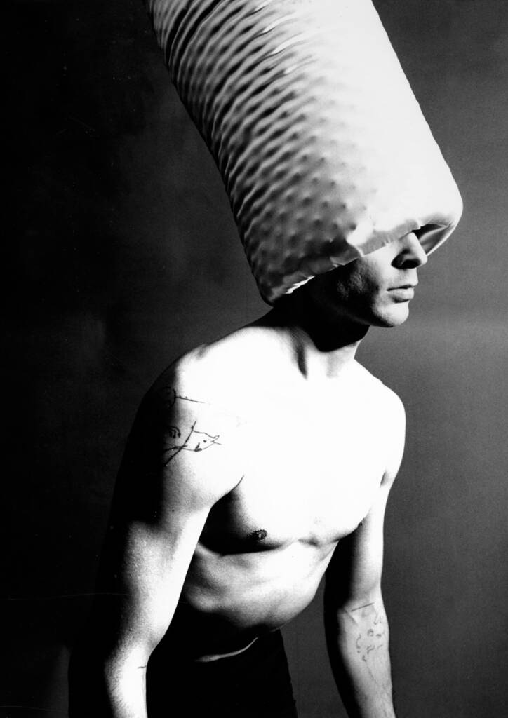 Sanna Namin's embodied language: wearable sculptures and the art of activation 1 Sanna Namin