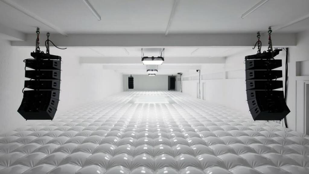 Home 10 Air Liquid Max Nike and Resident Advisor Tom Schneider