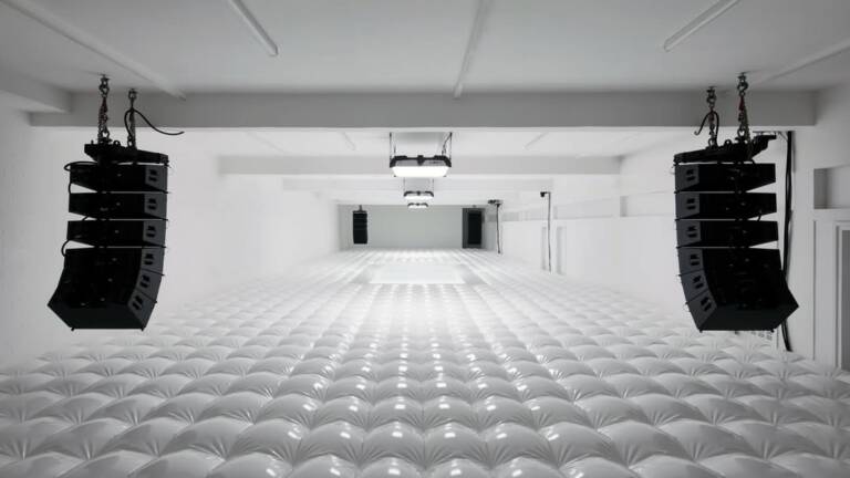 Air Liquid Max Nike and Resident Advisor Tom Schneider