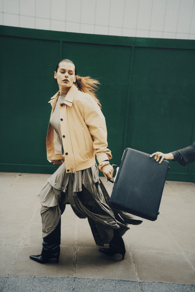 Strange Office hube 05