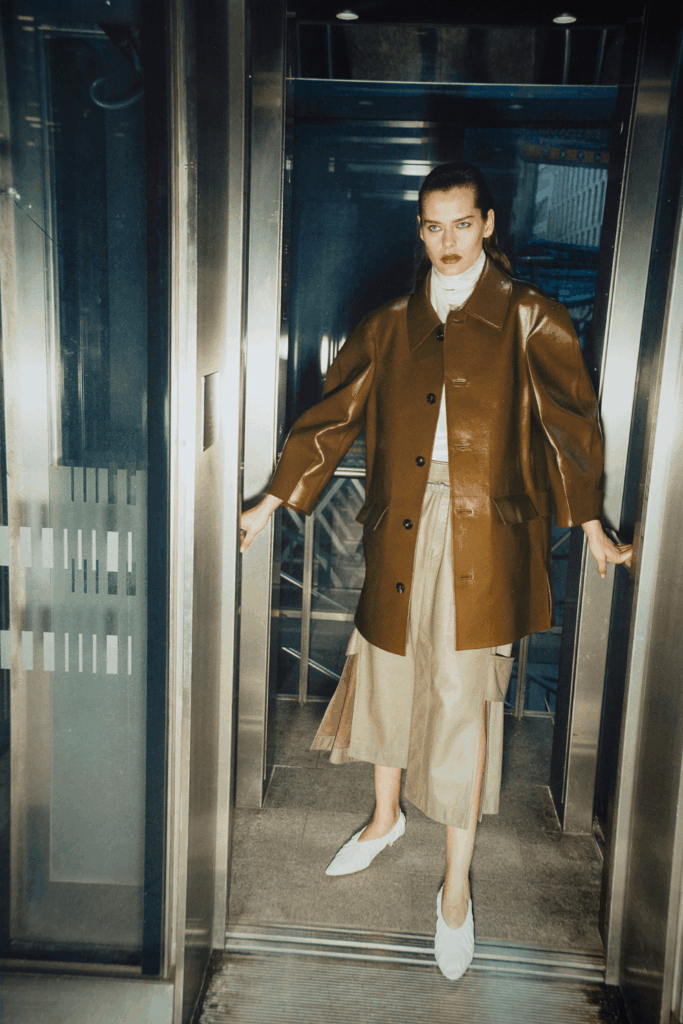 Strange Office hube 09