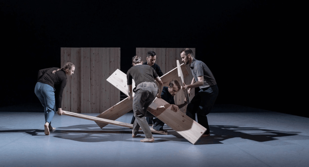Fernando Melo
contemporary dance
experimental choreography