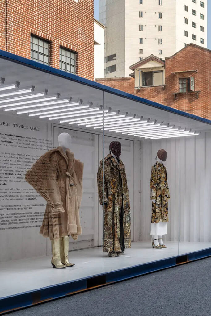 ‘Artisanal: Our Creative Laboratory’ brings Maison Margiela’s couture to the streets of Shanghai 1 Shanghai Fashion Week
Artisanal collection
couture exhibition