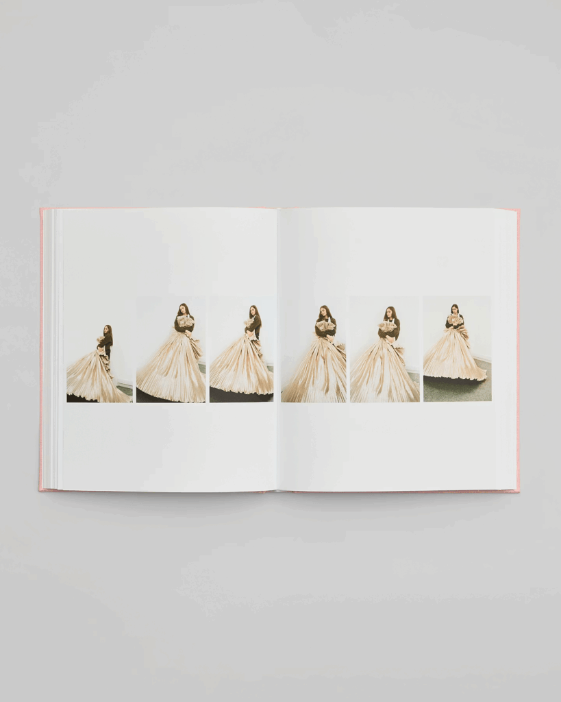 Specula Mundi
couture book
Mark Borthwick
