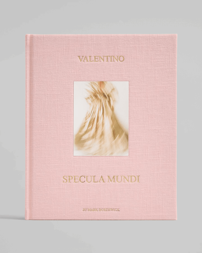 Specula Mundi
couture book
Mark Borthwick