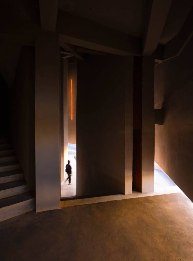 Büro Ziyu Zhuang’s Prairie Ark lands like a silent spaceship on the shores of Laoli Lake 3 Büro Ziyu Zhuang
futuristic design