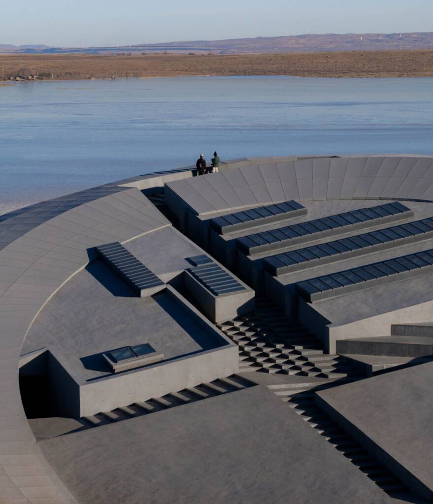 Büro Ziyu Zhuang’s Prairie Ark lands like a silent spaceship on the shores of Laoli Lake 1 Büro Ziyu Zhuang
futuristic design