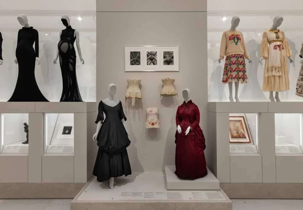 Costume Art
fashion and art
Andrew Bolton