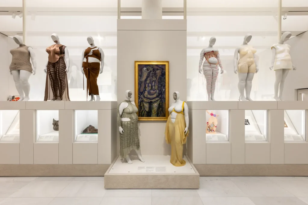 Costume Art
fashion and art
Andrew Bolton