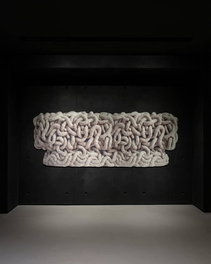 ‘Homo Animalis’: a surreal reflection on human instinct at Galerie Noir 4 Songzio
Homo Animalis