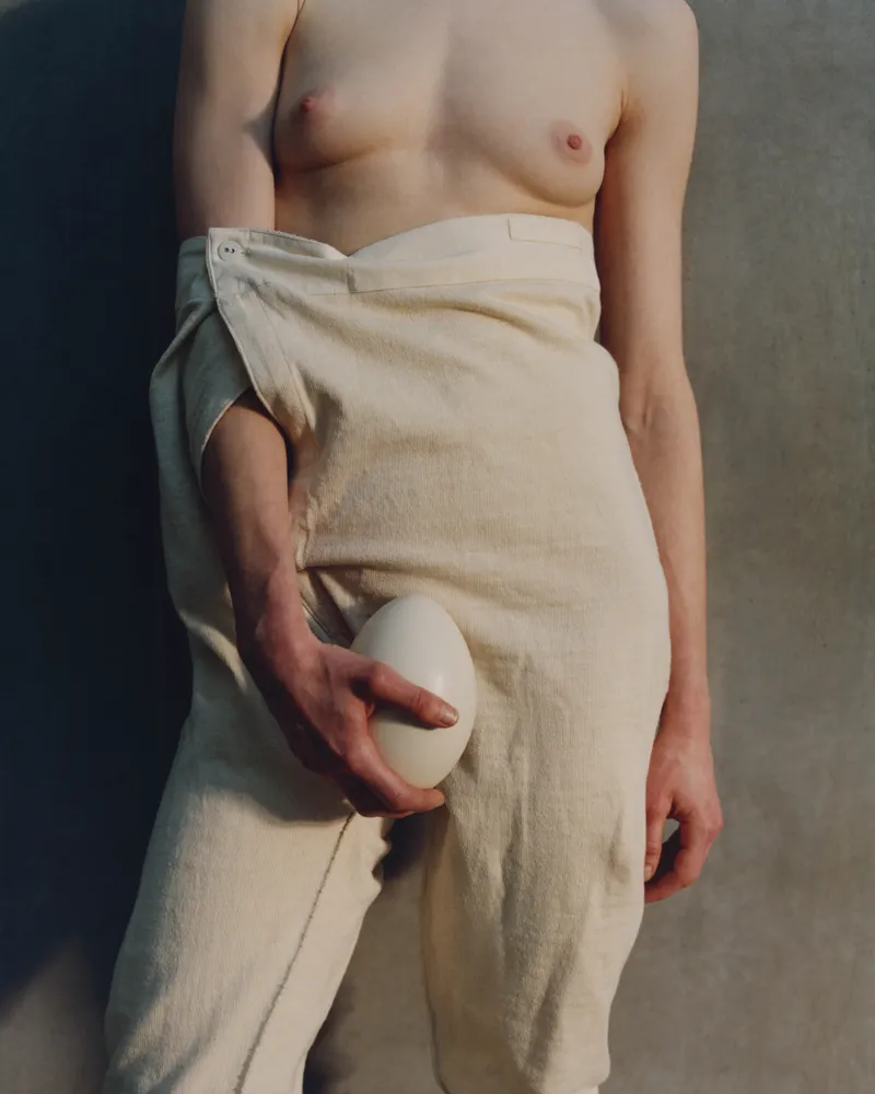 Lisa Jahovic’s ‘Soft Interruptions’ finds surreal beauty in the ordinary 1 Lisa Jahovic
conceptual photography