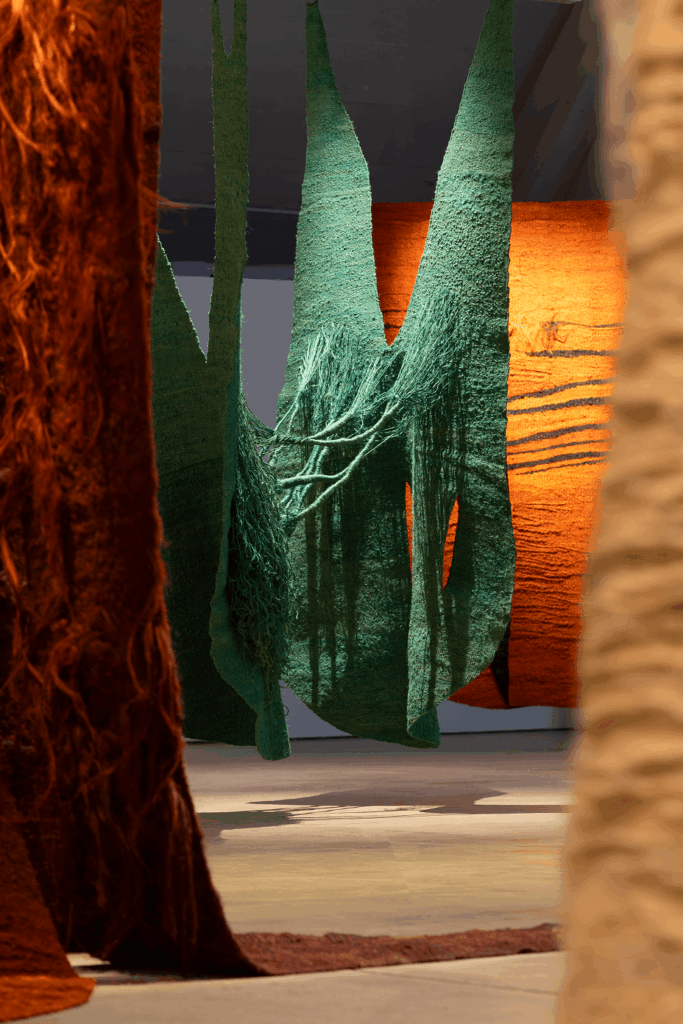 Magdalena Abakanowicz
magdalena abakanowicz exhibition
textile sculptures