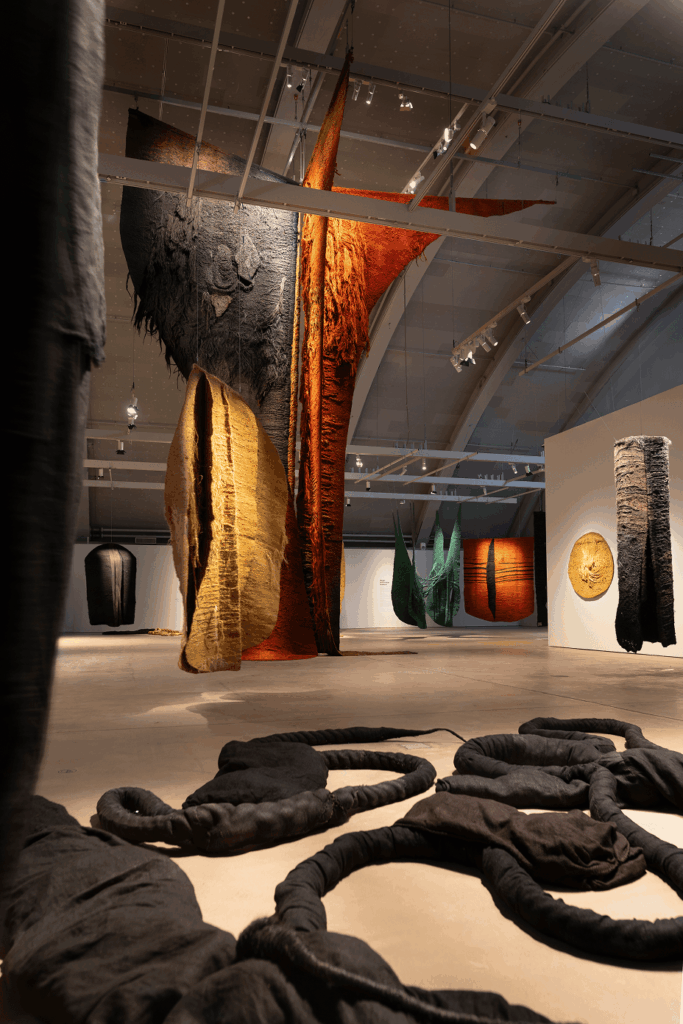 Magdalena Abakanowicz
magdalena abakanowicz exhibition
textile sculptures