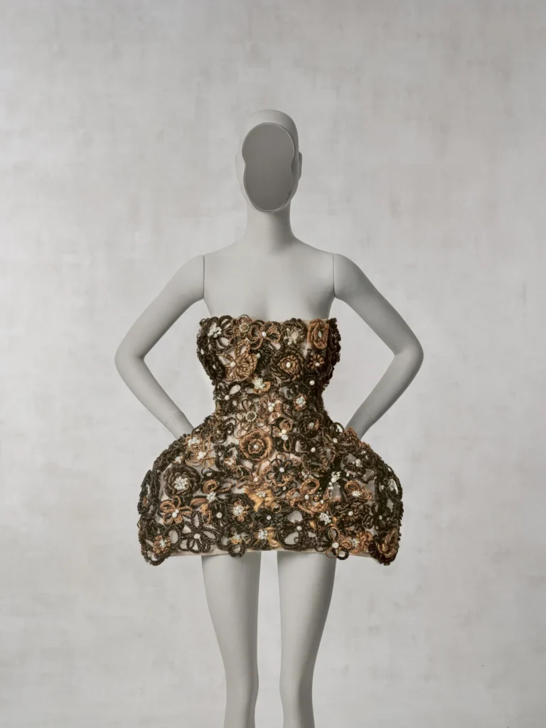 Costume Art
fashion and art
Andrew Bolton