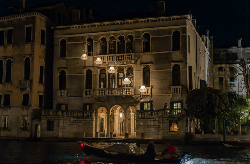 Studio DRIFT
Venice Biennale
kinetic light installation