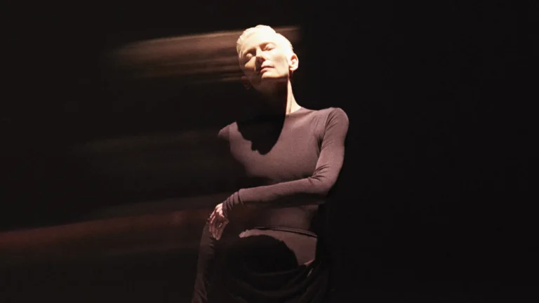 Tilda Swinton performance Dom Pérignon
