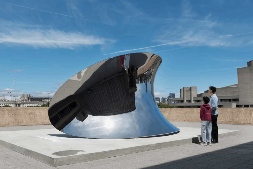 Where space dissolves: Anish Kapoor at the Hayward Gallery 2 anish kapoor hayward gallery
anish kapoor artwork
Vantablack sculpture