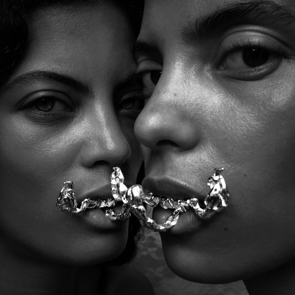 Ibeyi
Ibeyi Offering