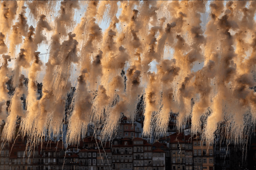 Cai Guo-Qiang art
drone performance