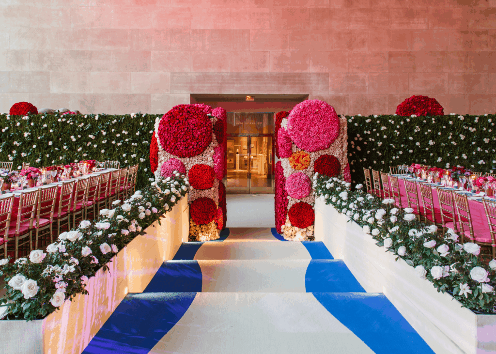 Raúl Àvila on event scenography and transforming spaces 6 Raúl Àvila
floral artistry
experiential design
met gala theme
met gala stage design