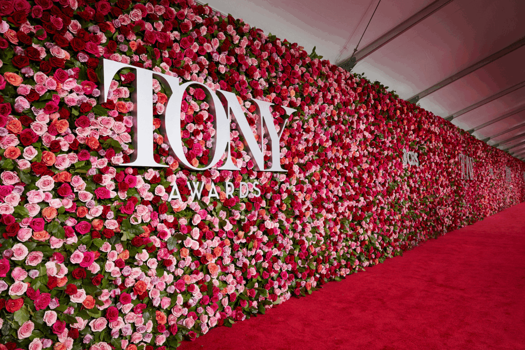 Raúl Àvila on event scenography and transforming spaces 9 Raúl Àvila
floral artistry
experiential design
met gala theme
met gala stage design