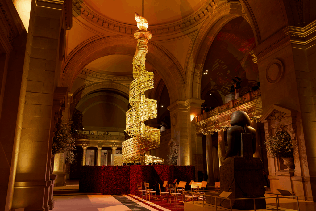 Raúl Àvila on event scenography and transforming spaces 10 Raúl Àvila
floral artistry
experiential design
met gala theme
met gala stage design