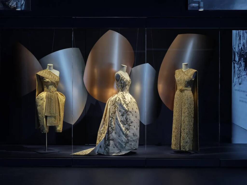 Paris Haute Couture Week
Haute Couture Week
Paris exhibitions