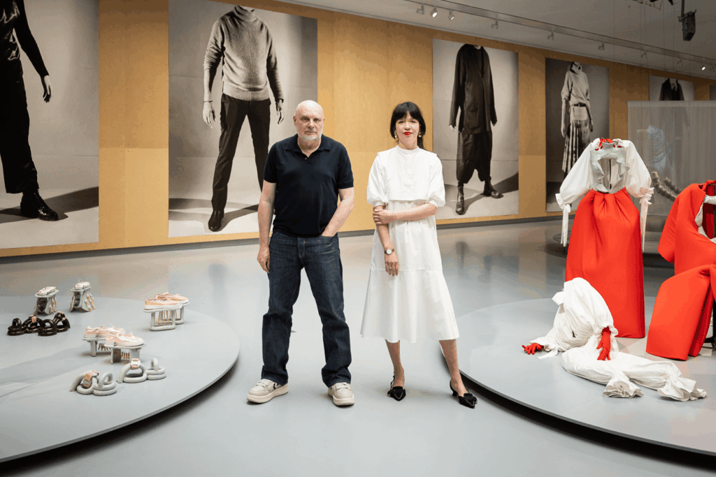 Lisa Konno: the stories we wear 4 Lisa Konno
Paul Kooiker
fashion film
Goodwill Dumping