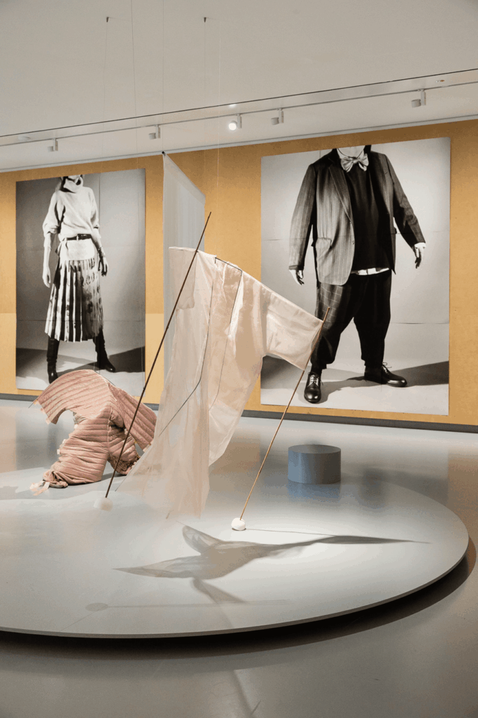 Lisa Konno: the stories we wear 3 Lisa Konno
Paul Kooiker
fashion film
Goodwill Dumping