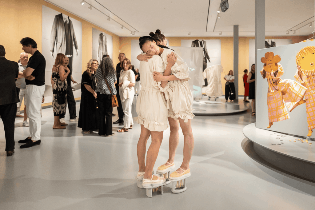 Lisa Konno: the stories we wear 2 Lisa Konno
Paul Kooiker
fashion film
Goodwill Dumping