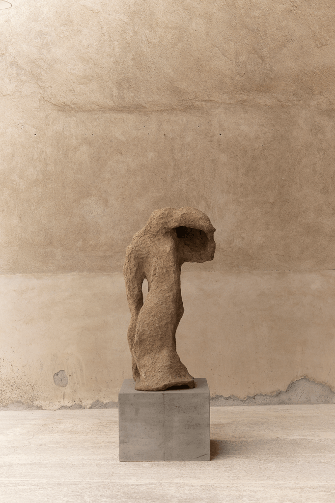 Listening to matter: Leo Orta on weaving memory, place, and the living world 21 Leo Orta
material ecology
biomorphic sculptures