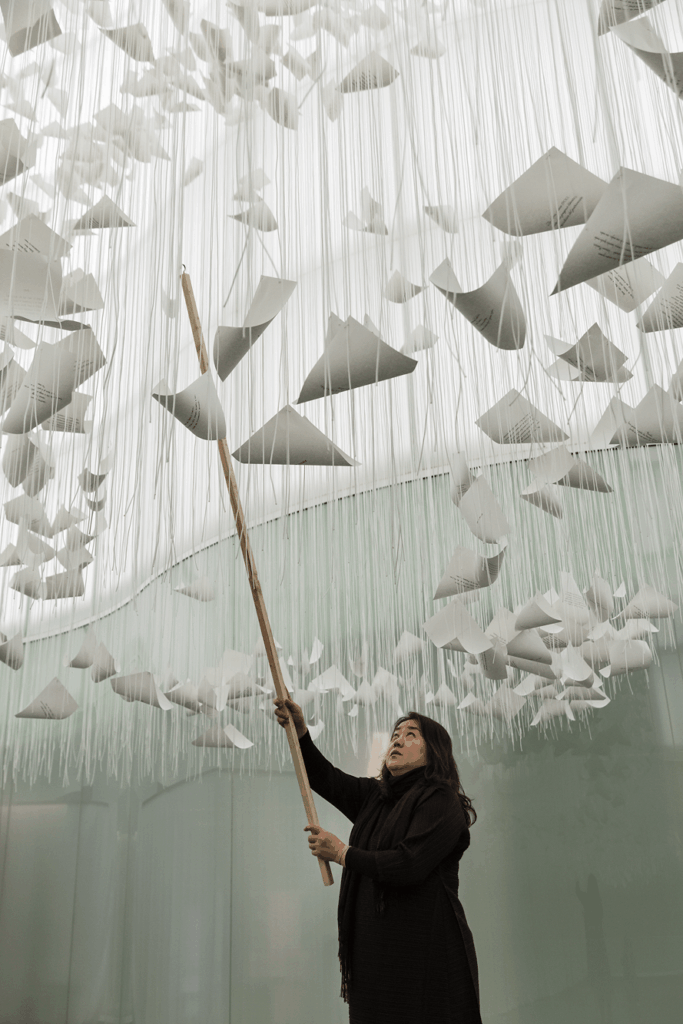 Chiharu Shiota brings a frozen moment of memory to life with ‘The Moment the Snow Melts’ 7 chiharu shiota
chiharu shiota art
immersive installation art