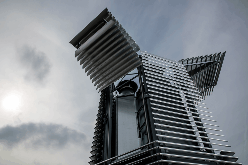 Daan Roosegaarde’s quiet campaign for a better world 19 Daan Roosegaarde
Landscapes of the future
environmental art
Smog Free Tower
environmental awareness