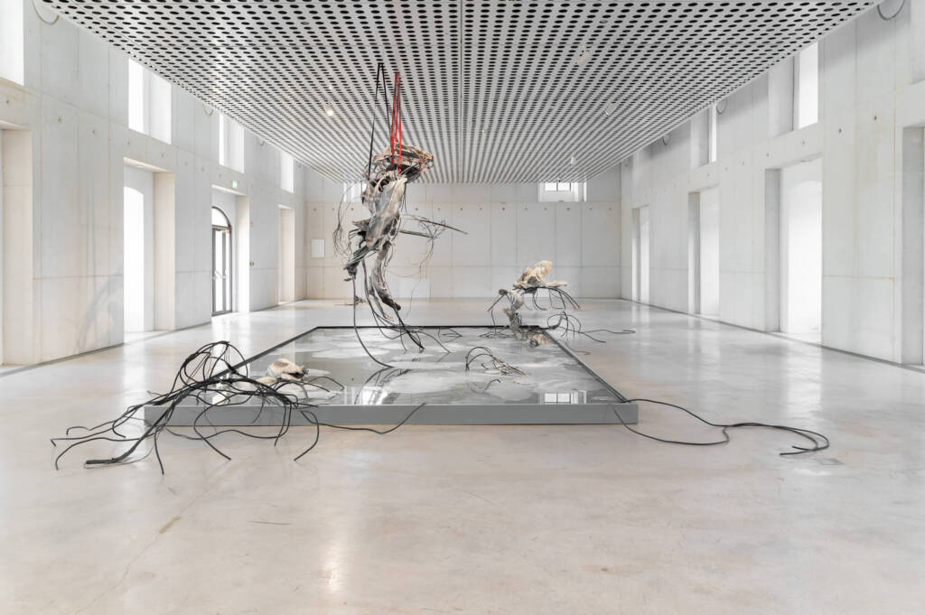yein lee
biomorphic sculptures
contemporary sculpture