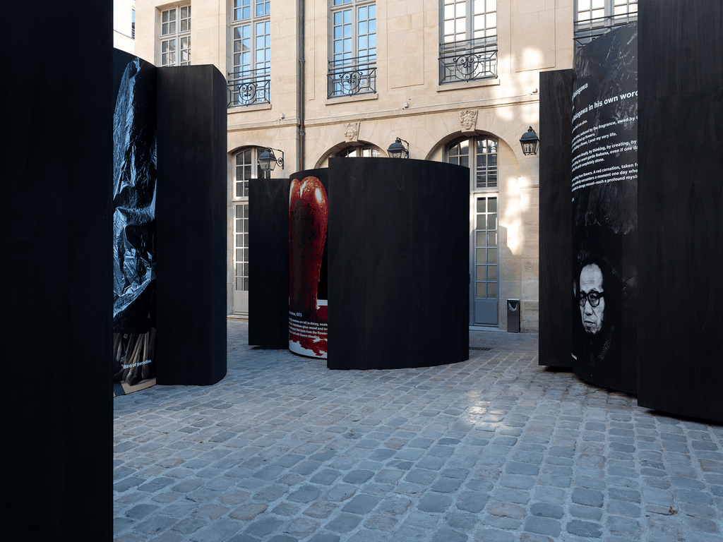 Blurring the line between beauty and decay: Yukio Nakagawa’s avant-garde flowers at Dover Street Market Paris 2 Yukio Nakagawa
dover street market paris