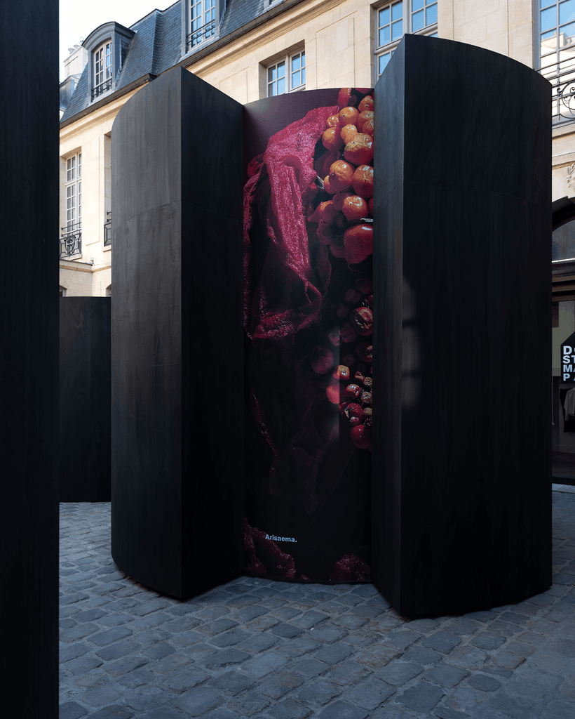 Blurring the line between beauty and decay: Yukio Nakagawa’s avant-garde flowers at Dover Street Market Paris 3 Yukio Nakagawa
dover street market paris