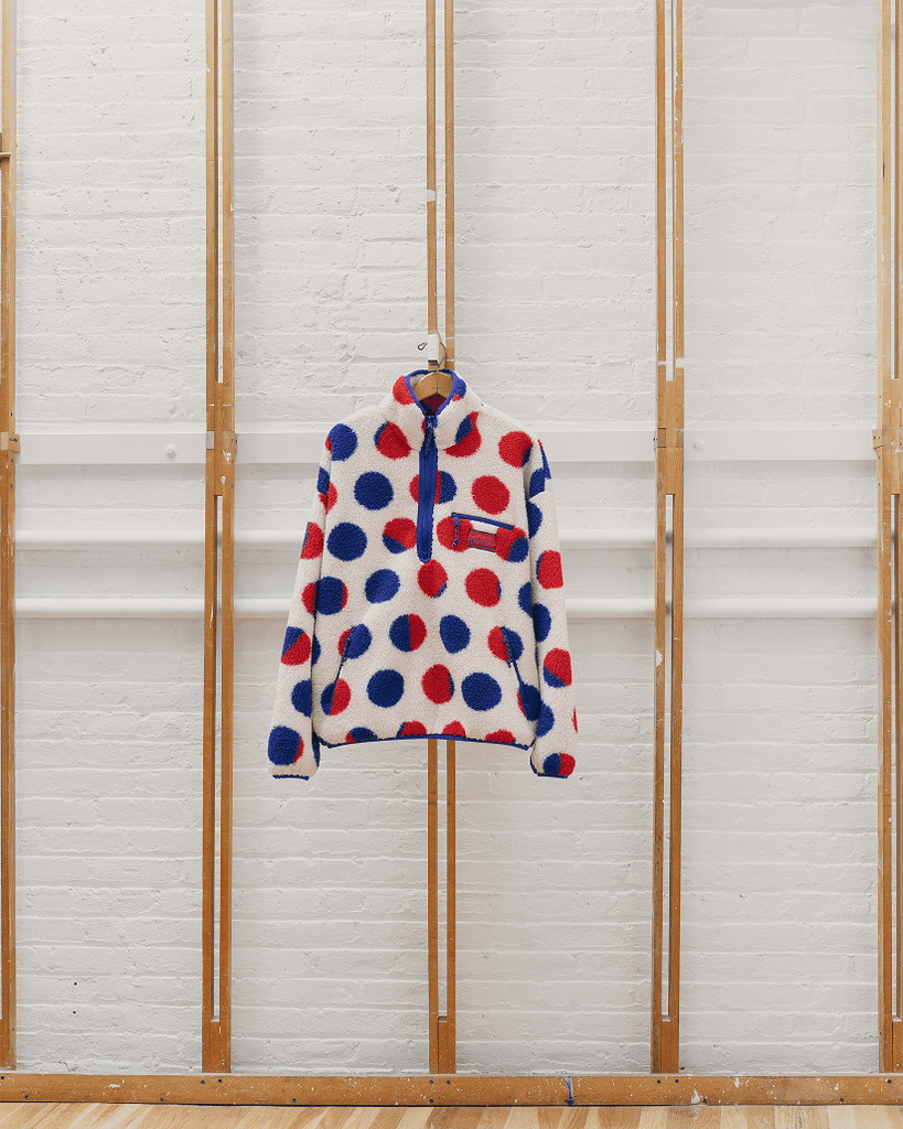 Whitney Museum x gap collaboration bridges Pop Art, American culture and Roy Lichtenstein’s legacy 6 Gap x Whitney Museum
american culture
Gap limited edition